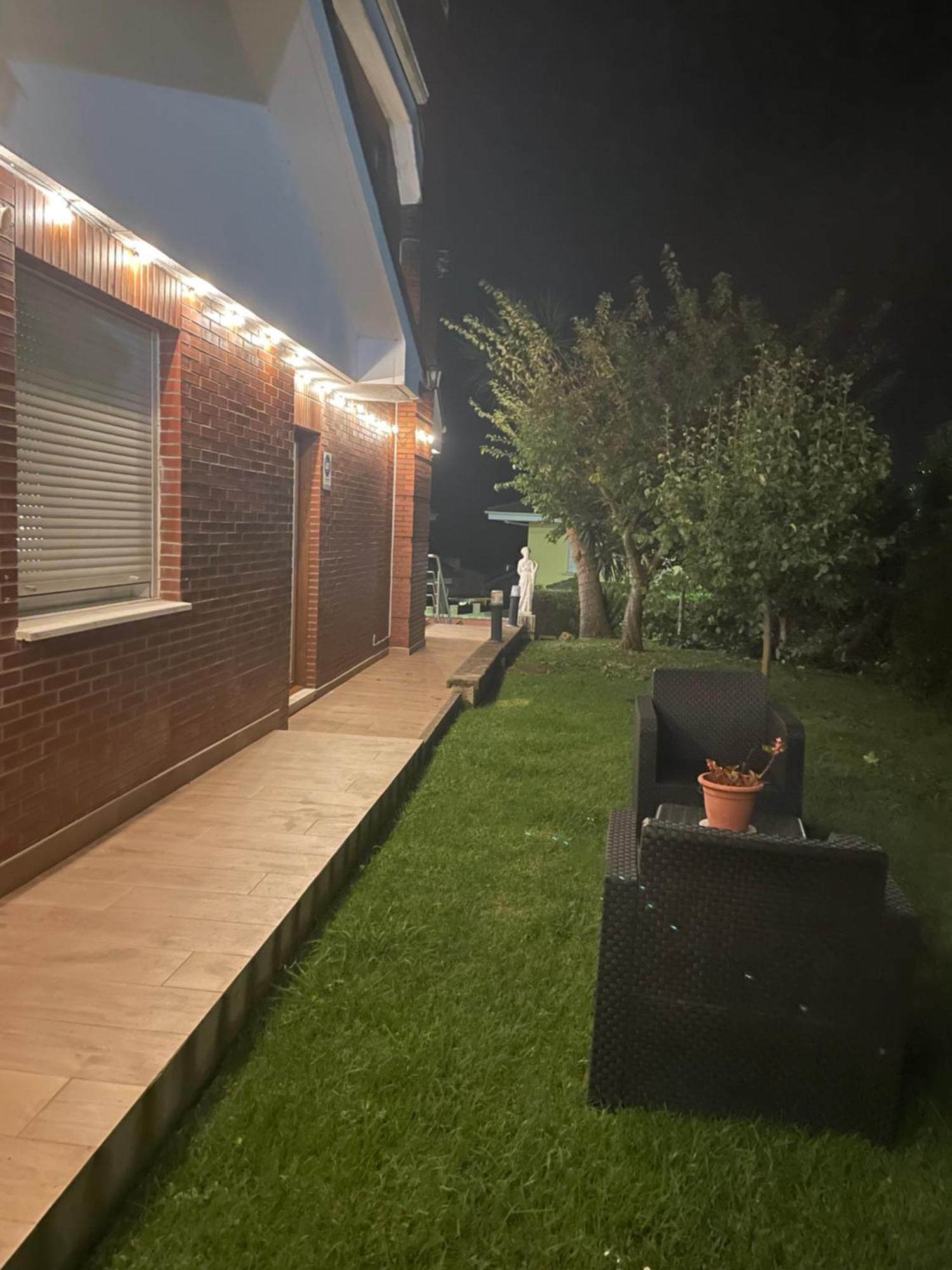 Habitaciones En Chalet Con Jardin Boo De Pielagos Exterior photo