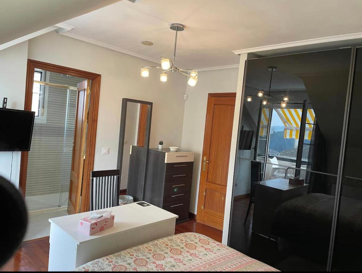 Habitaciones En Chalet Con Jardin Boo De Pielagos Exterior photo